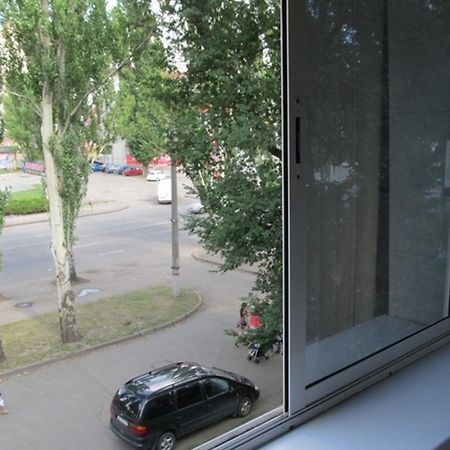 Апартаменты В Центре Металлургов 27 Kr Apartments Kryvyi Rih Exterior photo