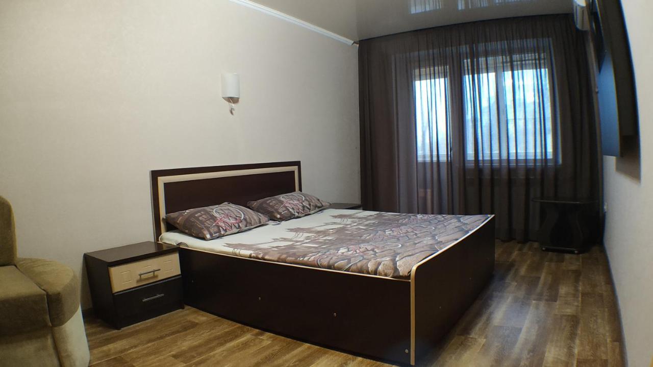 Апартаменты В Центре Металлургов 27 Kr Apartments Kryvyi Rih Exterior photo